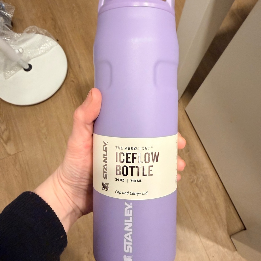 Stanley IceFlow Bottle in Soft Purple